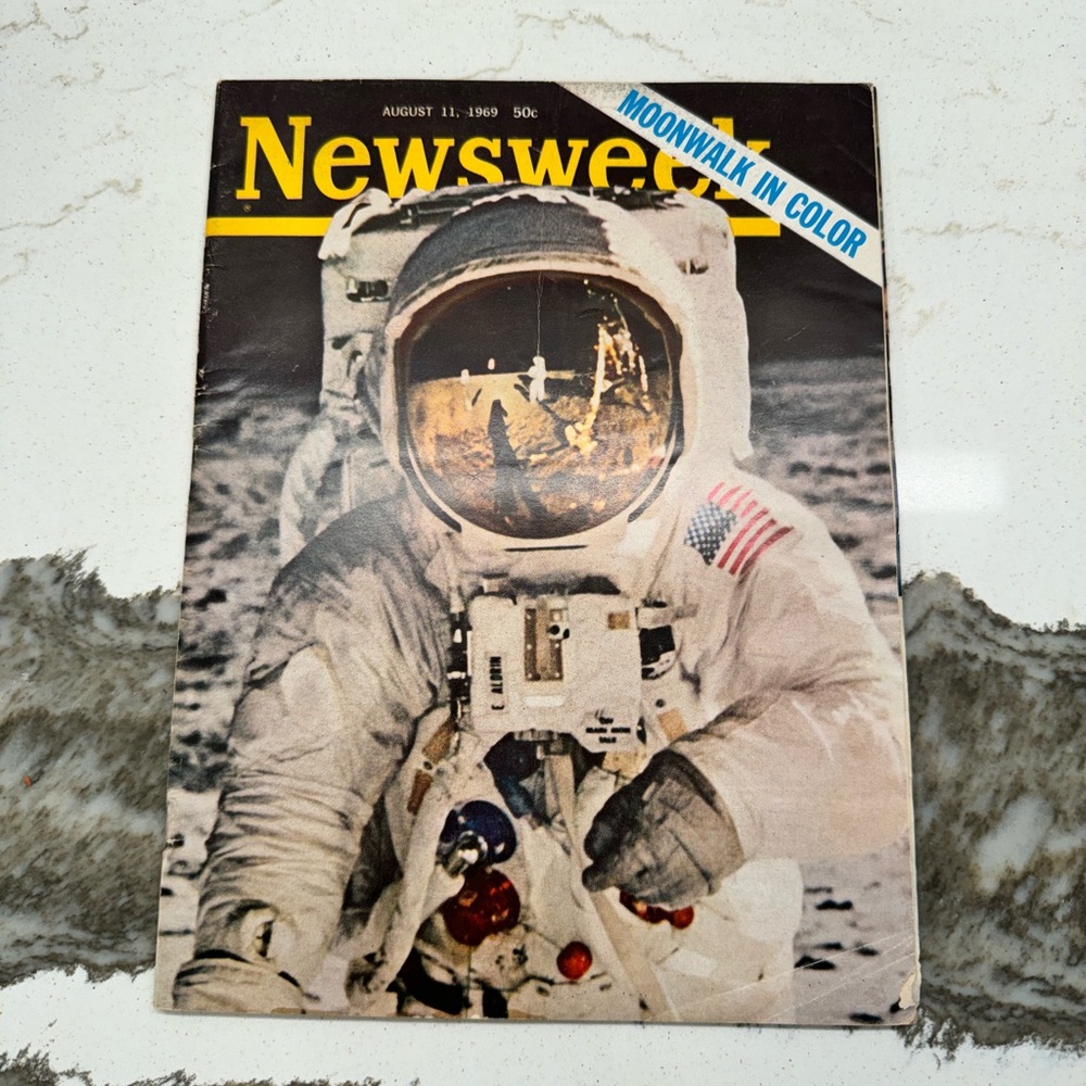RARE Historic NEWSWEEK August 11 1969 Aug 69 8/11/69 MOONWALK APOLLO 11 in Color